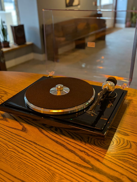 Pre - Owned EAT B-Sharp Turntable Gloss Black